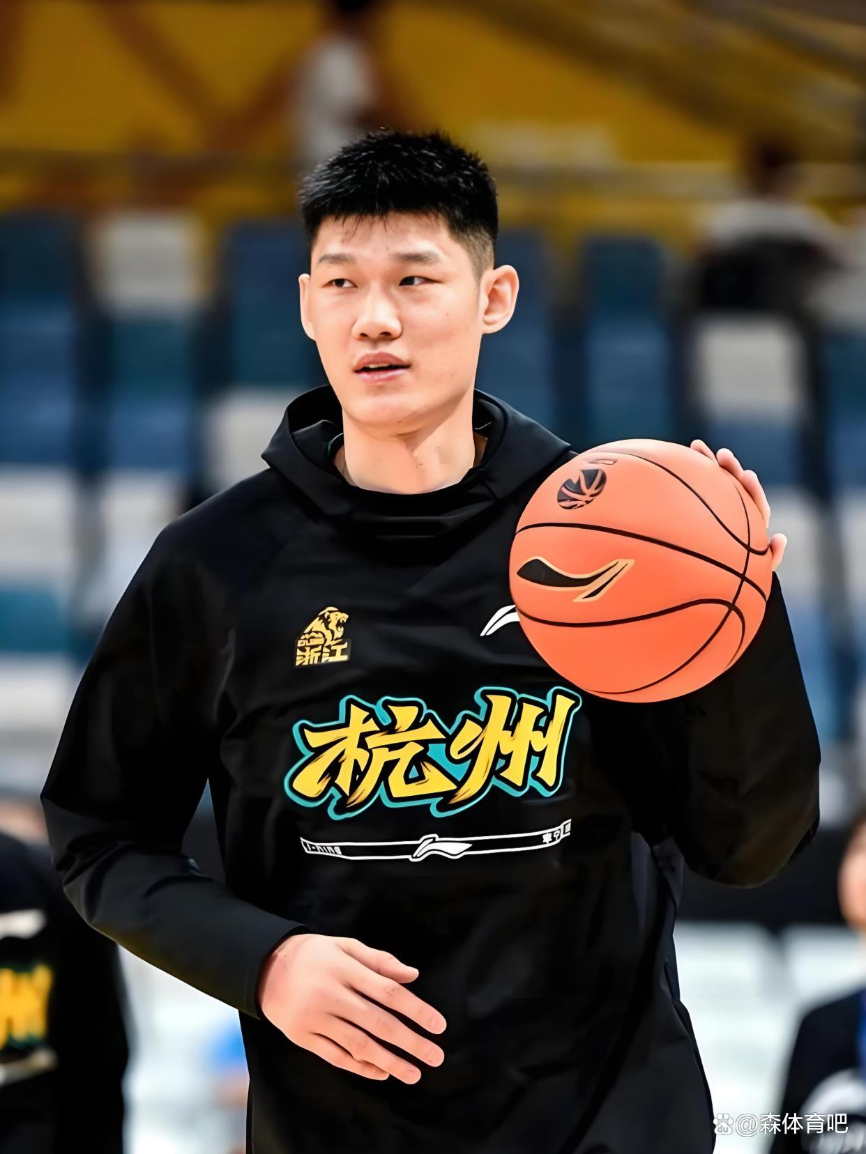 广厦男篮训练开放日，窗口期止住颓势引欢呼，德甲在即，球探报告显示潜力(广厦男篮前往塞尔维亚拉练)