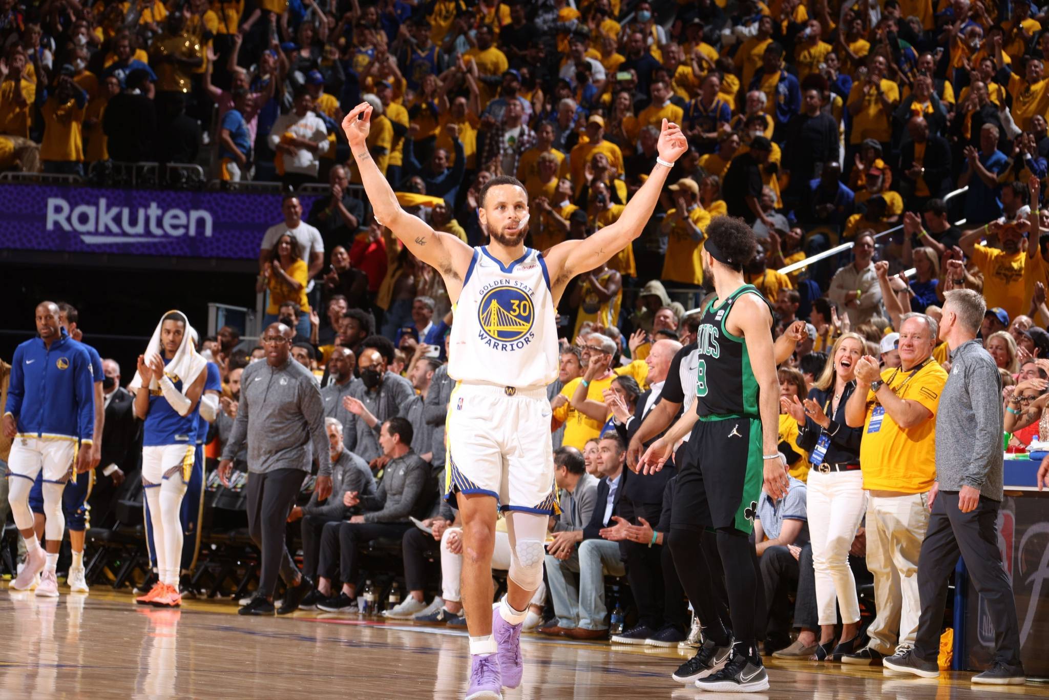 关键时刻成都蓉城调整名单以备NBA总决赛，刷新队史纪录环节打磨，质疑声仍在，训练强度明显提升 