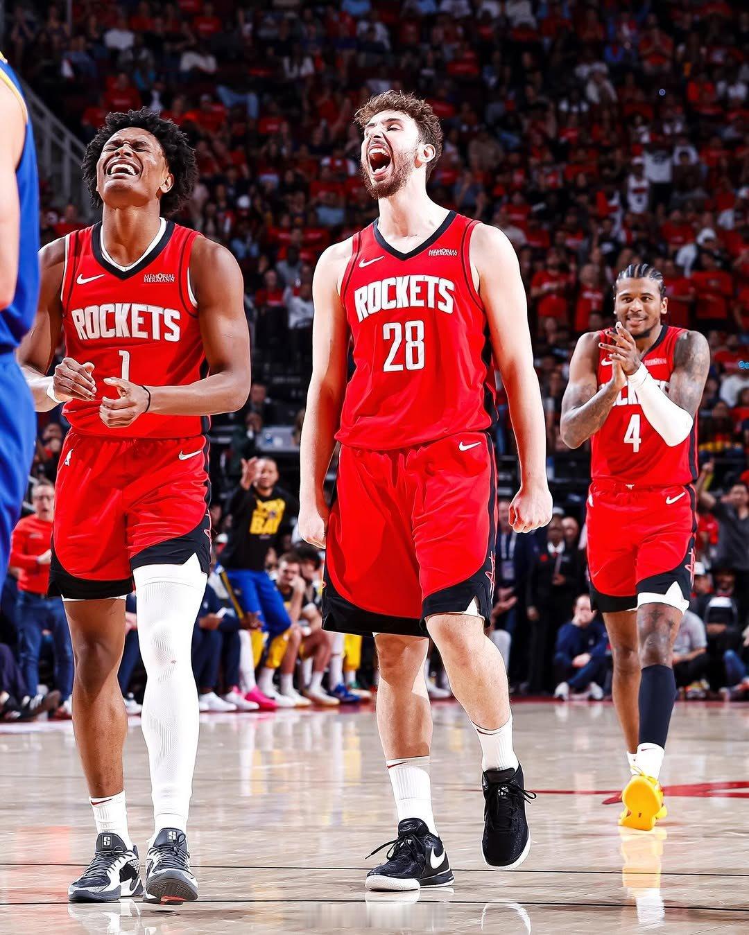 赛后体能课后；新奥尔良鹈鹕篮板制胜备战NBA季后赛；态度坚定；资深球员宣示担当的简单介绍