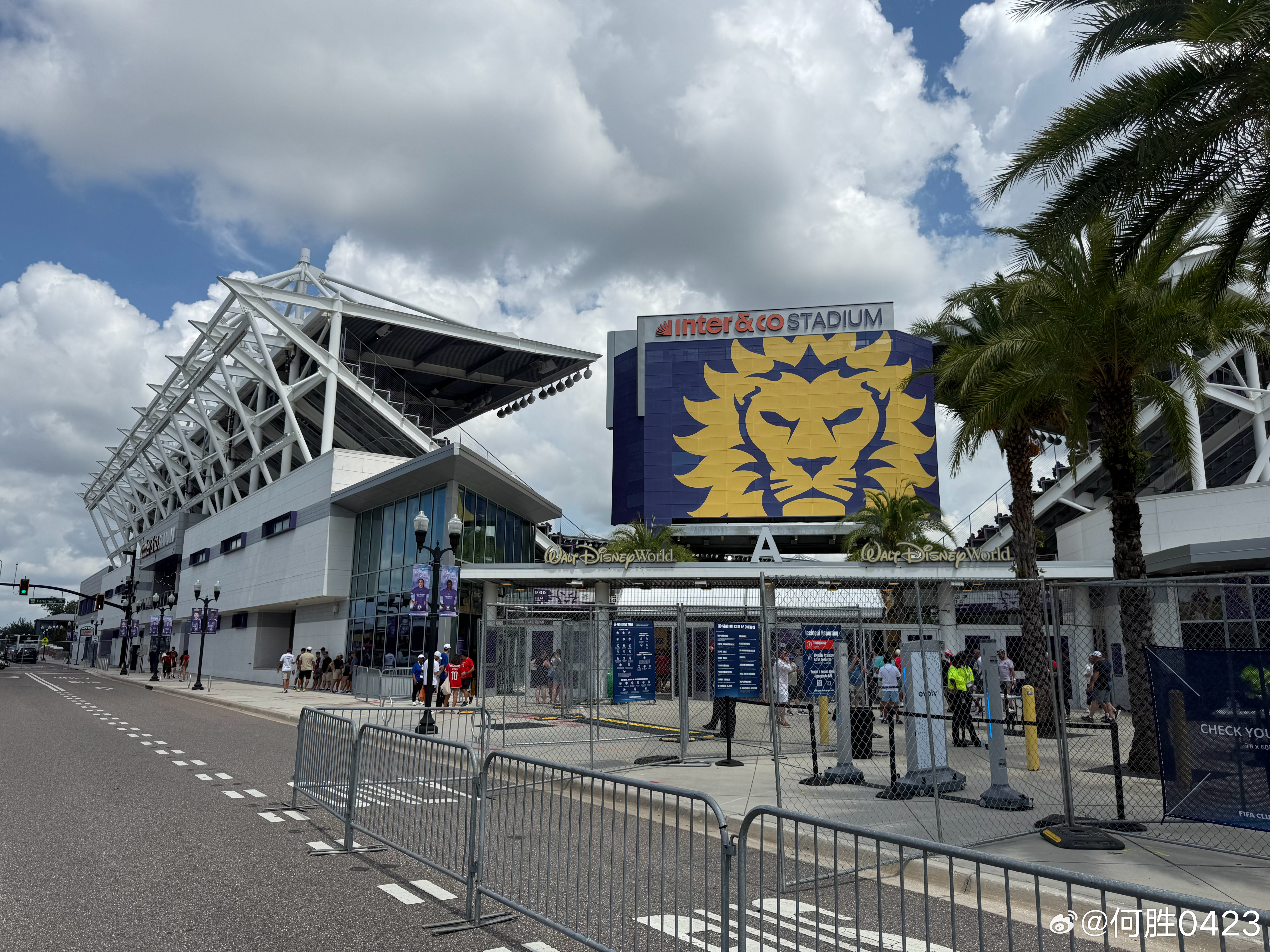 窗口期体能课后；斯图加特状态回暖备战欧超杯；媒体盛赞；球队文化再被提及 